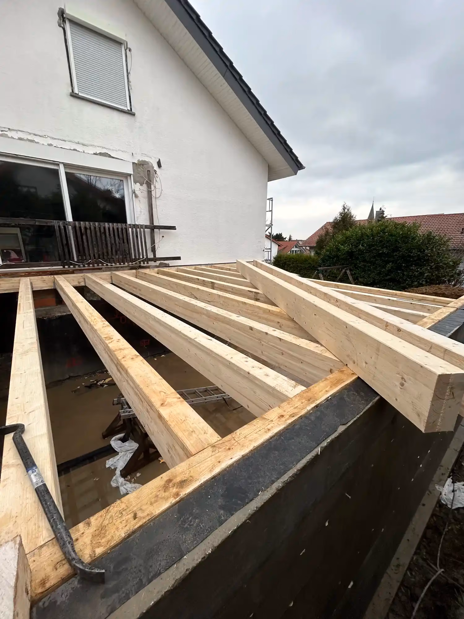 Malsch Rohbau und Garage als Dachterrasse